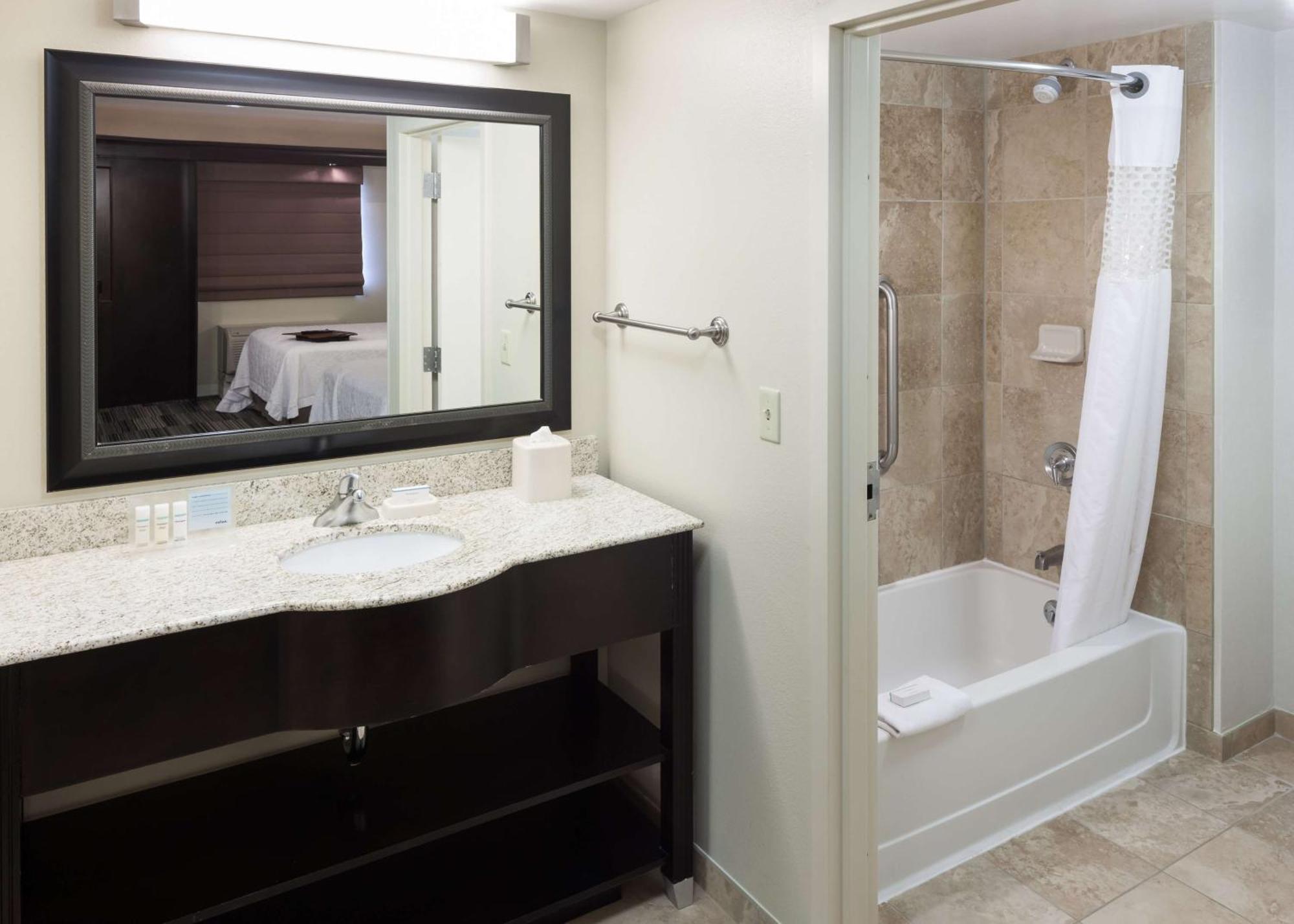 Hampton Inn & Suites Omaha-Downtown Eksteriør bilde